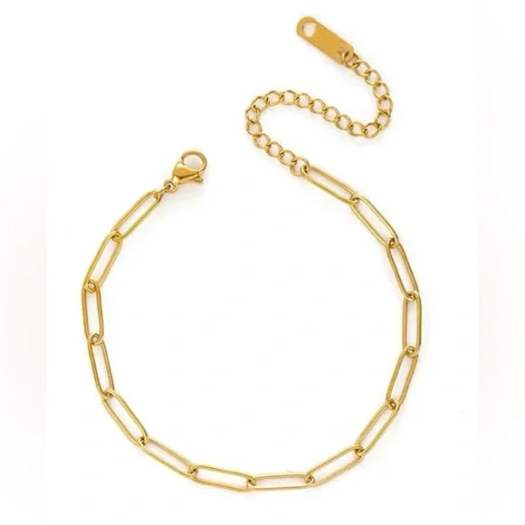 “Evelyn” Paperclip Chain Bracelet - Picture 2 of 3